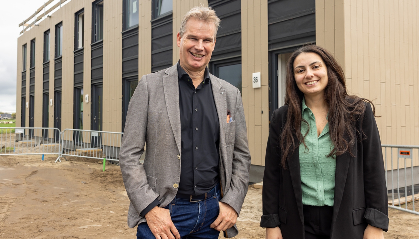  Wethouder Ani Zalinyan van gemeente Heemskerk en bestuurder Sjoerd Hooftman van woningcorporatie Woonopmaat 